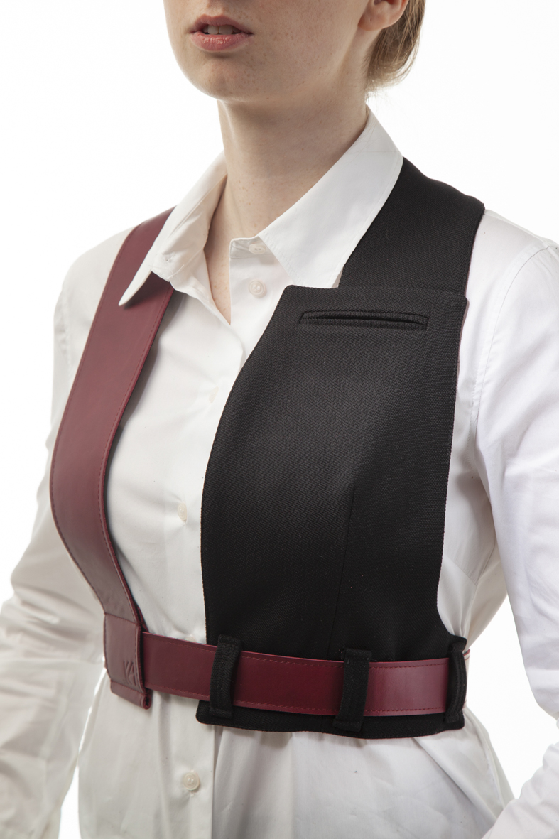 Vest-aksessuaar must – tumepunased rihmad / Vest-accessory black and dark red straps